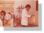 Ram�n Fort i Xavier Canut laborant al seu segon taller c/Piferrer 101